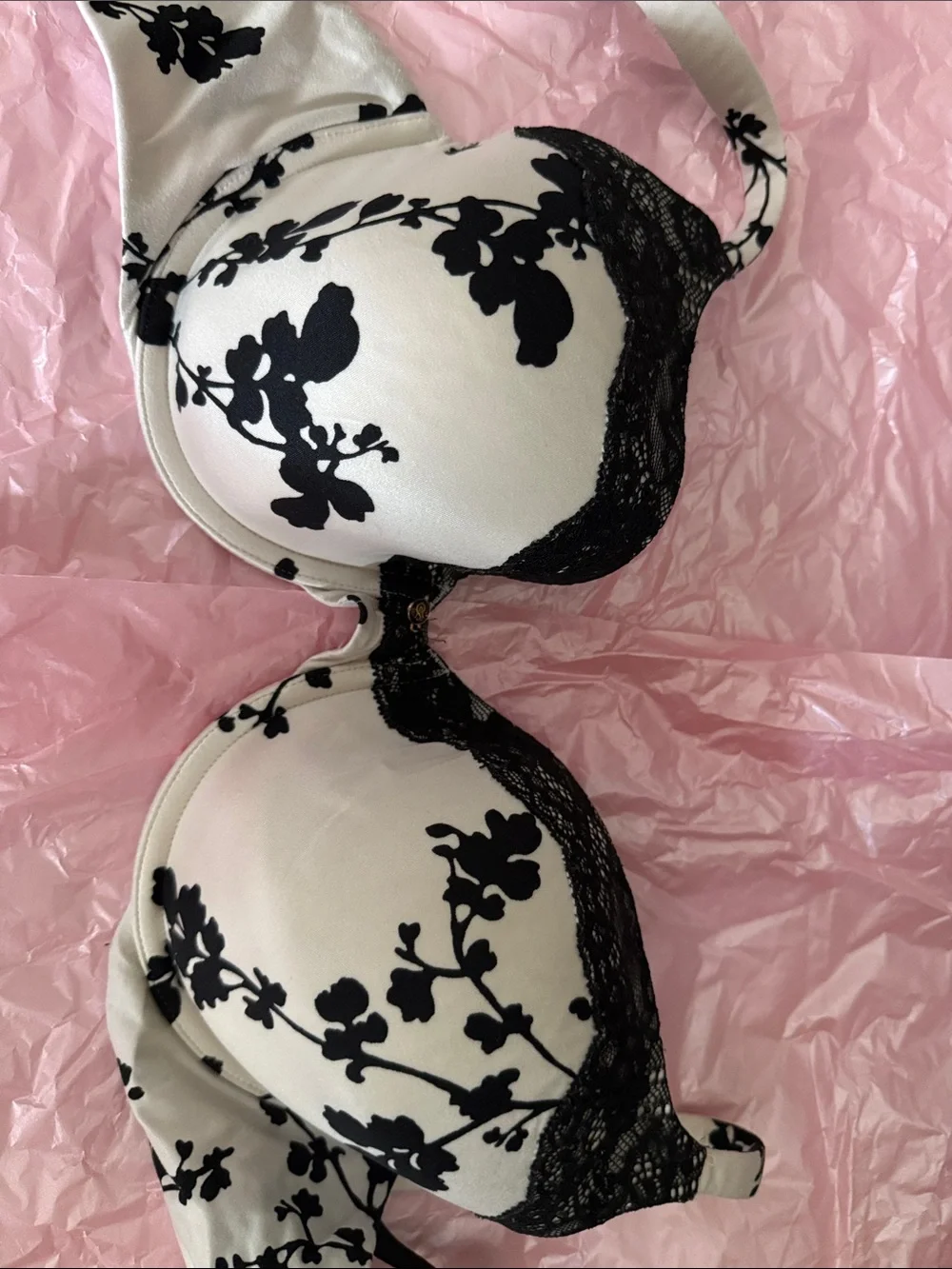Victoria’s Secret Black and White Floral Lace Trim Bra 36C - Picture 1 of 6
